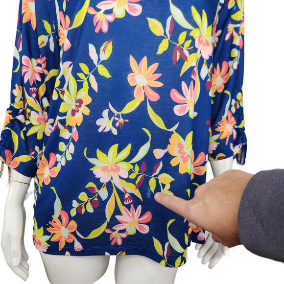 Caribbean Joe Women's Large Blue Floral Blouse 3/4 Sleeves Tie Detail NWT Cruise - Picture 4 of 15